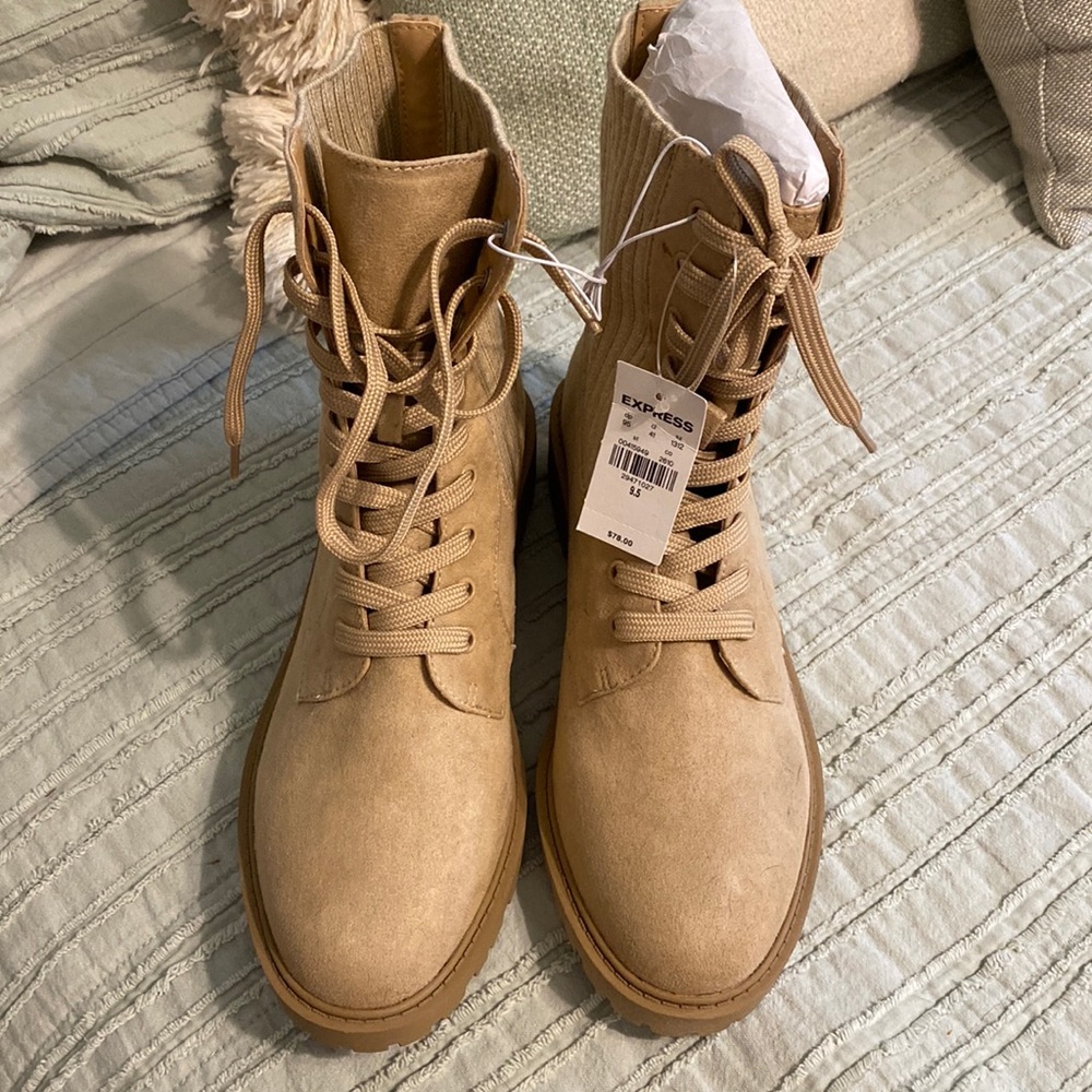 Express mid height boots never worn